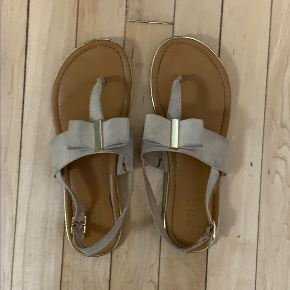 Beige Bow tie sandals